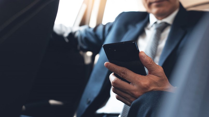 EYP kabine üyelerine akıllı telefon uygulamalarıyla yapılan konuşmalara güvenilmemesi konusunda uyardı