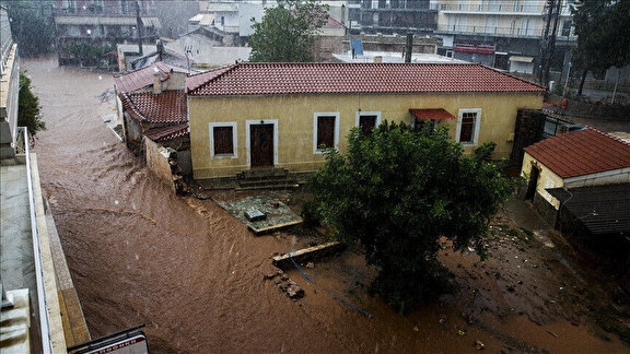 Yangının ardından şimdi de sel felaketi