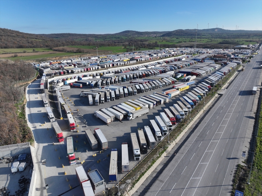 Çiftçi eylemlerinin Türk tarafındaki tır trafiğine olumsuz etkileri sürüyor