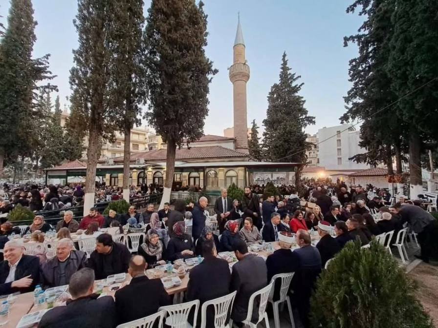 İskeçe Müftülüğü Çınar Camiinde iftar programı düzenledi