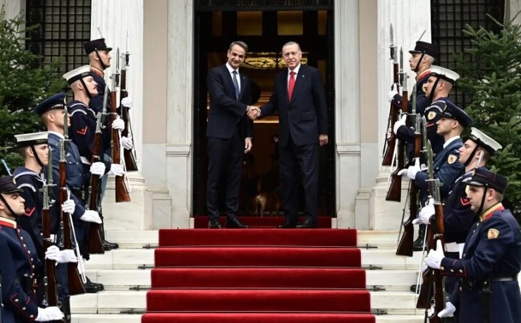 Erdoğan – Miçotakis görüşmesi başladı