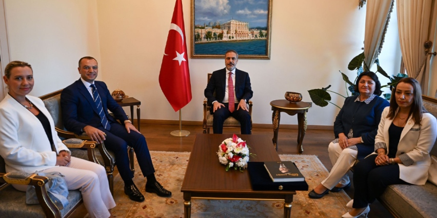 Türkiye Dışişleri Bakanı Fidan, Dr. Sadık Ahmet ailesini kabul etti