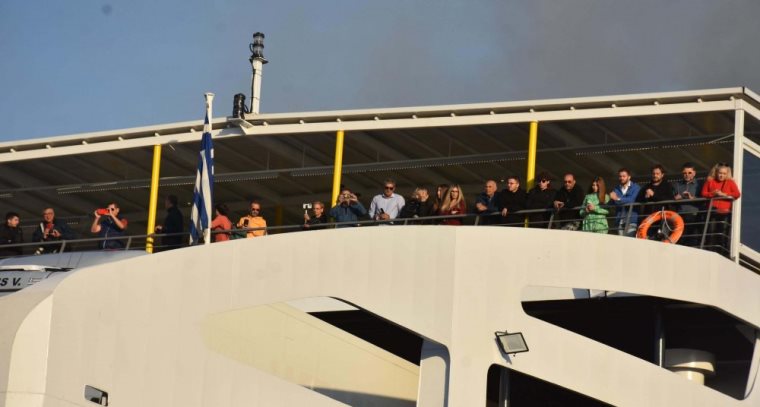 İlk feribot Selanik'ten İzmir'e geldi
