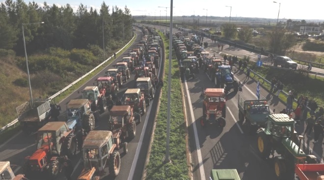 Çiftçi eylemleri ülkeyi kilitledi: Hükümet ödemeleri hızlandırma vaadinde