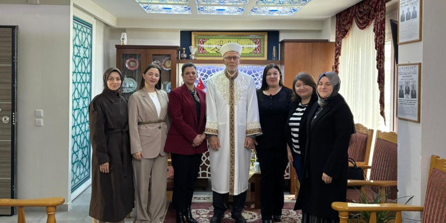 BTAYTD Kadınlar Kolu’ndan müftü İbrahim Şerif’e ziyaret
