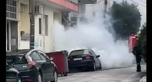 Park halinde otomobilde yangın çıktı!