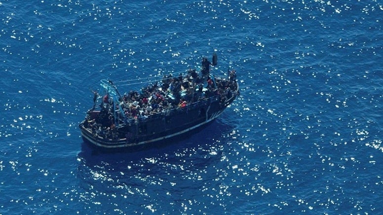 Göçmen botu battı, 51 kişi hayatını kaybetti