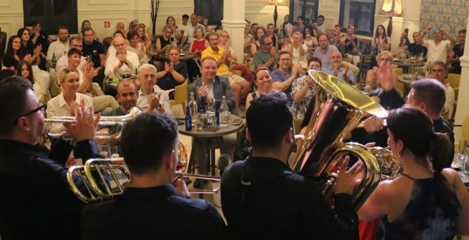 GAT’ın organizatörlüğünde Bakır Nefesli Çalgılar Beşlisi’nden Gümülcine’de muhteşem ziyafeti