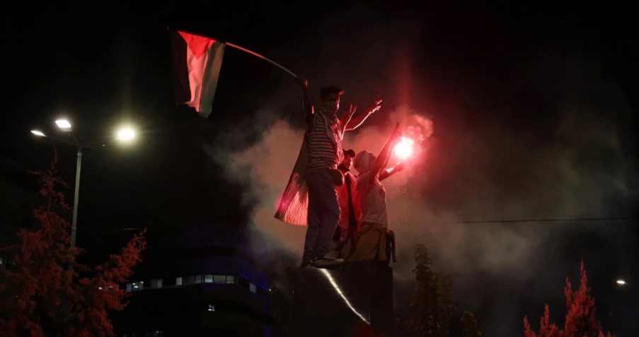 Atina'da İsrail'in saldırdığı Filistin'e destek gösterisi düzenlendi