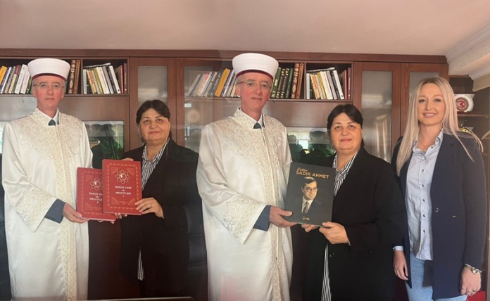 Işık Sadık Ahmet ve Çiğdem Asafoğlu, İskeçe Müftüsü Mustafa Trampa’yı ziyaret etti