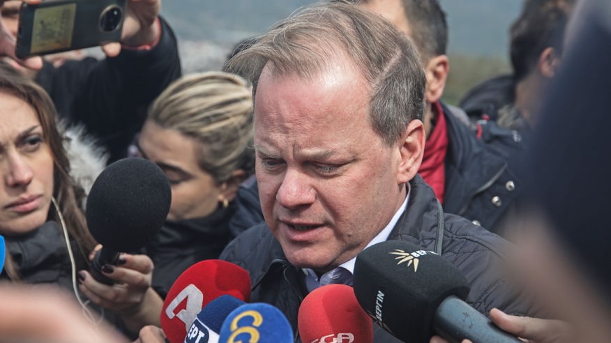 Ulaştırma Bakanı Karamanlis istifa etti
