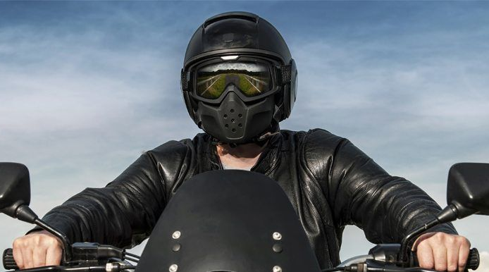 Kask takmayan motosiklet sürücülerine akar yakıt satışı yasaklanacak!