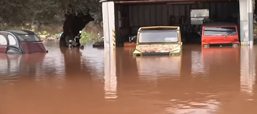 Kefalonya Adası'nda sel felaketi!