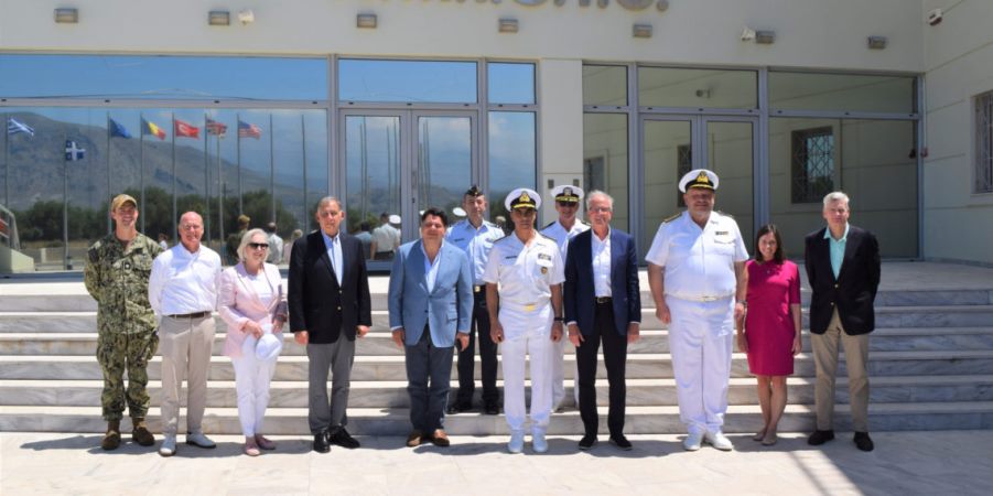 ABD Kongresi üyeleri Girit adasındaki NATO Deniz Engelleme Harekat Eğitim Merkezi'ni ziyaret etti