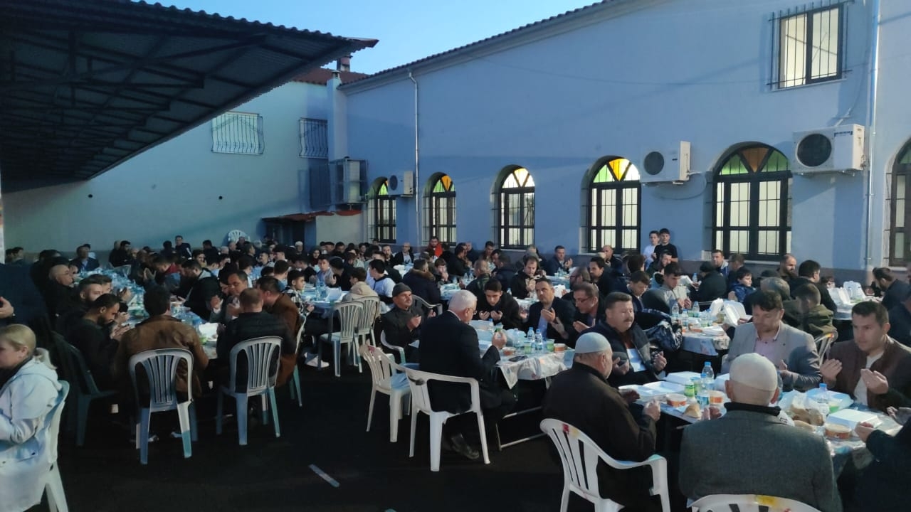KÖPRÜ Derneği Gümülcine’de iftar yemeği verdi