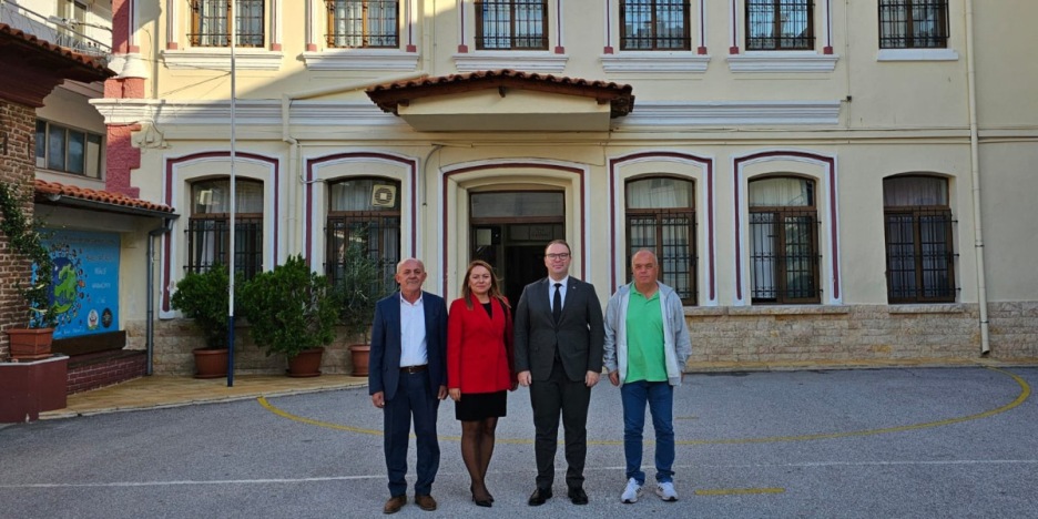 Başkonsolos Aykut Ünal’dan İskeçe Merkez Türk Azınlık İlkokuluna ziyaret
