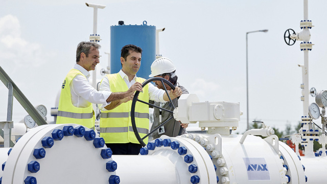 Yunanistan ile Bulgaristan arasında inşa edilen doğal gaz boru hattı açıldı