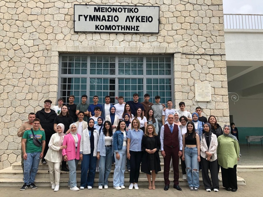 Gümülcine Celal Bayar Azınlık Lisesi, çevirim içi Matematik Festivaline katıldı