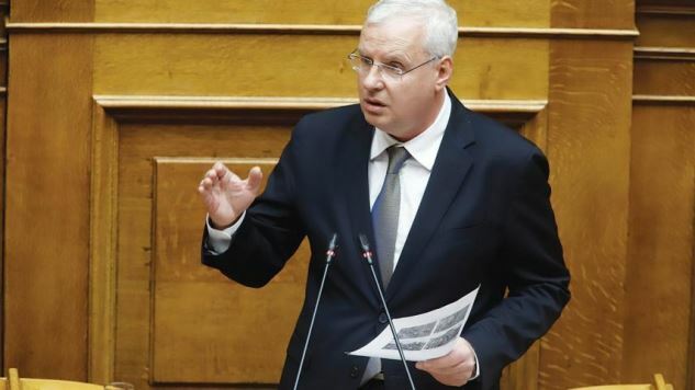 Doğum beyanname işlemlerinin Atina’daki nüfus müdürlüğünün de yetkisinde olmasını talep etti