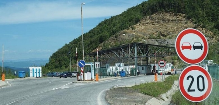 Yunanistan'dan Bulgaristan'a geçen her araç 2 euro ödeyecek