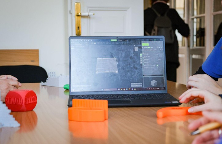 Gümülcine’de engelli bireylere yönelik 3D destek ekipmanı projesi