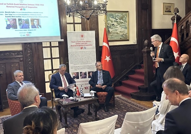 Türkiye-Yunanistan ilişkileri işbirliği perspektifiyle ele alındı