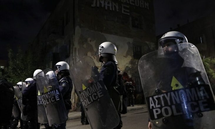 Atina'da polis operasyonunda çıkan olaylarda 78 kişi tutuklandı