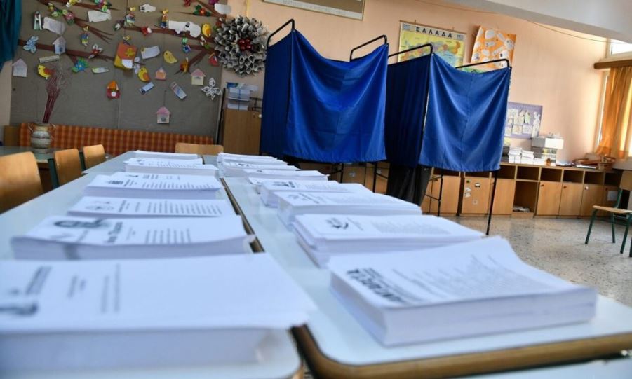 Siyasi liderler seçmenlere oy kullanmaları için çağrıda bulundu