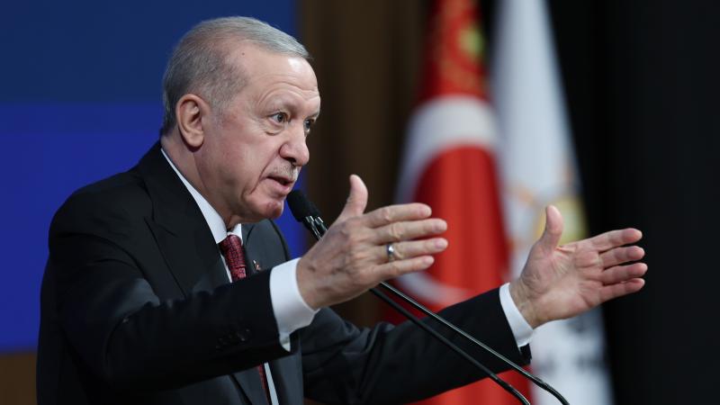Yunan basınından Türk diplomasisine övgü: “Tüm oyunu Erdoğan oynuyor”