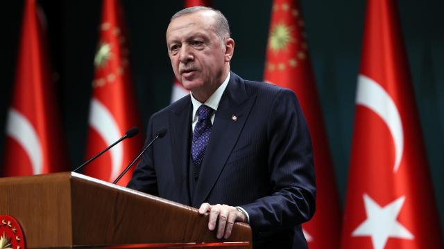 Türkiye Cumhurbaşkanı Erdoğan koronavirüse yakalandı