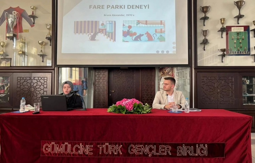 Gümülcine Türk Gençler Birliği’nde “Bağımlılığın İzinde” başlıklı konferans düzenlendi
