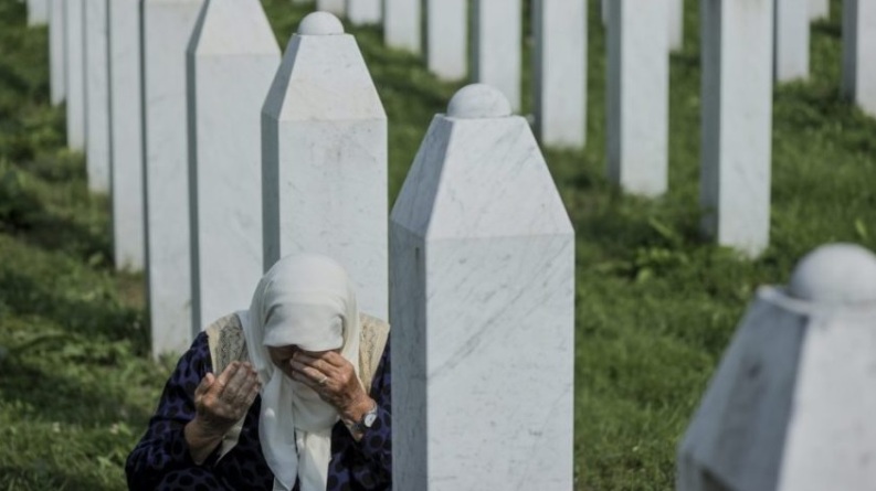 Srebrenitsa soykırımının 30'uncu yılı düzenlenen programla anıldı