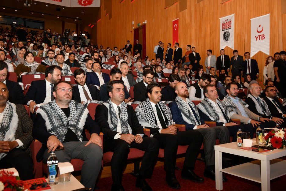YTB’nin düzenlediği programda, uluslararası öğrenciler İsrail zulmüne karşı tek yürek oldu