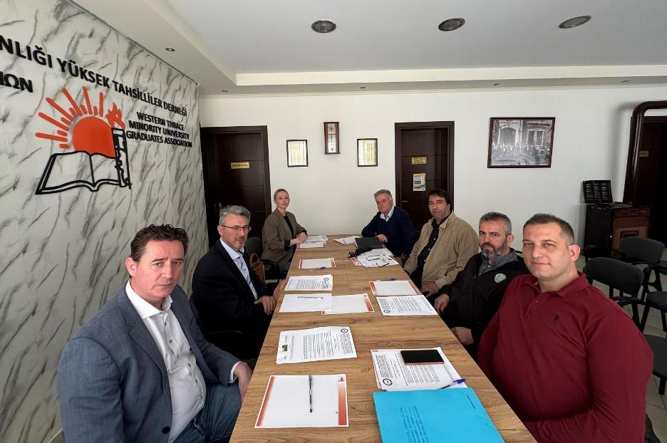 Gümülcine’deki toplantıda Batı Trakya Türk toplumunun eğitim sorunları ele alındı