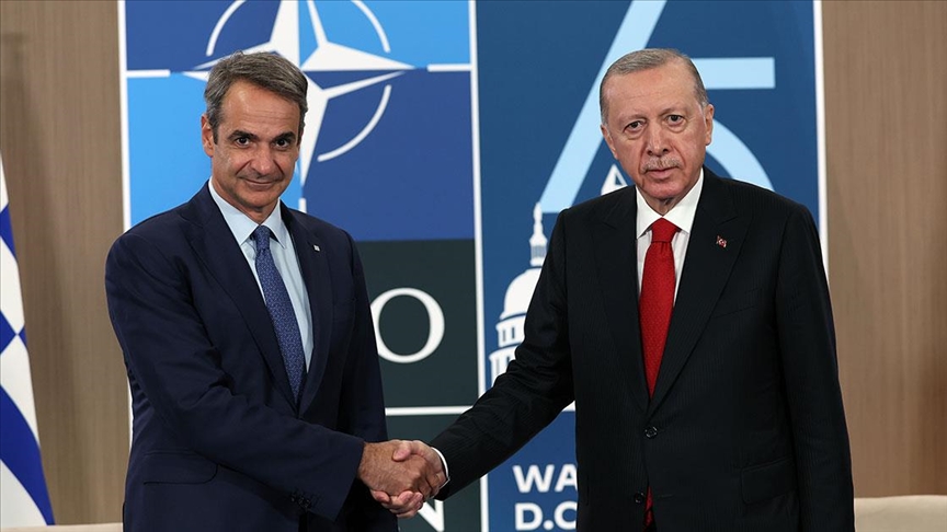 Başbakan Miçotakis, Türkiye Cumhurbaşkanı Erdoğan ile bir araya geldi