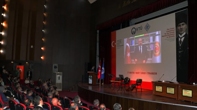 "Yunanistan'ın tarihi çarpıtarak hakikati gizleme çabası, güneşin balçıkla sıvanmasına benzemekte"
