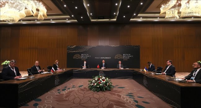 Rusya-Ukrayna-Türkiye üçlü dışişleri bakanları toplantısı sona erdi
