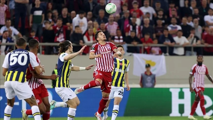 Fenerbahçe, Olympiakos'a yenildi