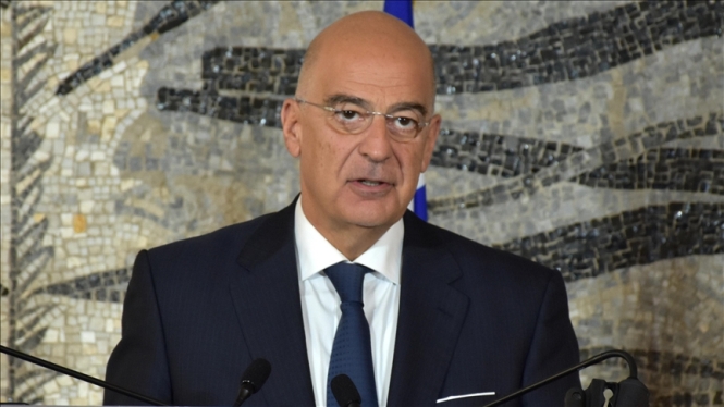 Dendias, uçaktan inmeyi reddederek geri döndü