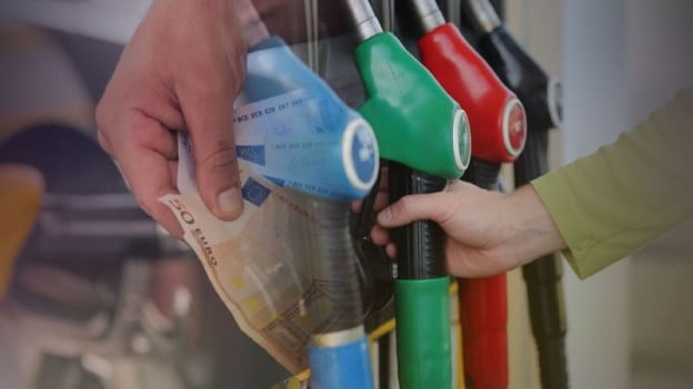 Krizin ardından Yunanistan'da benzin fiyatları yükselişe geçti