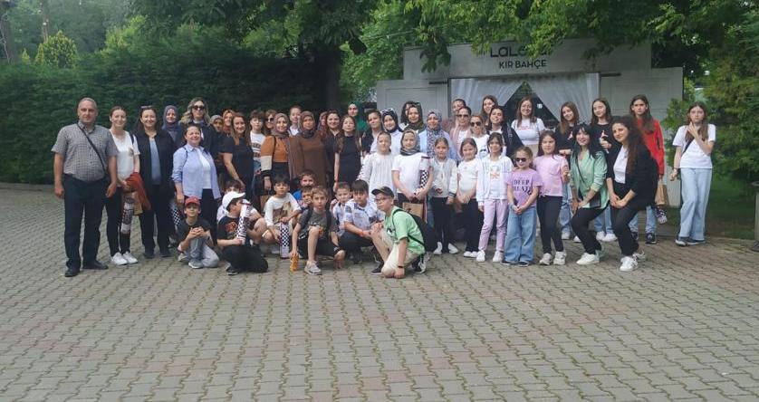 İskeçe Türk Birliği Resim Kursu öğrencileri, Edirne’de etkinliğe katıldı