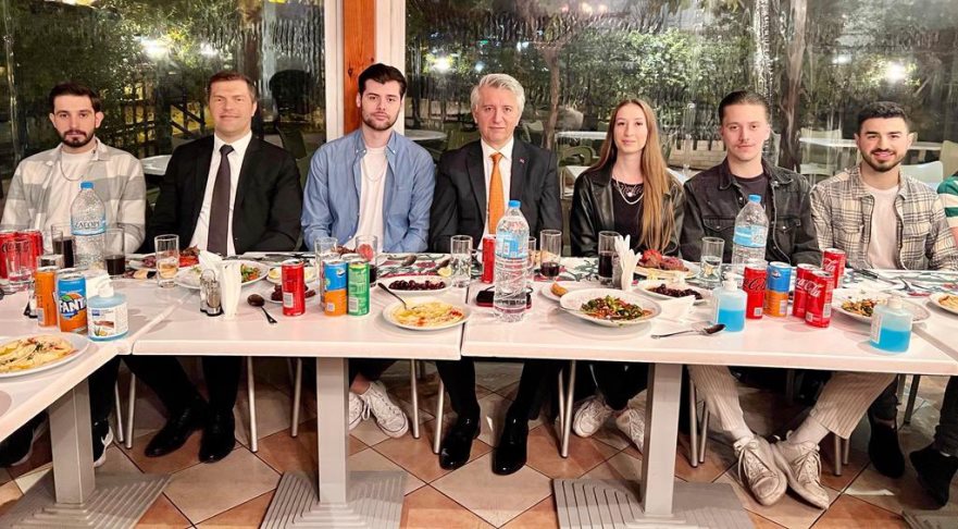 Büyükelçi Erciyes soydaş öğrencilerle iftar yemeğinde buluştu