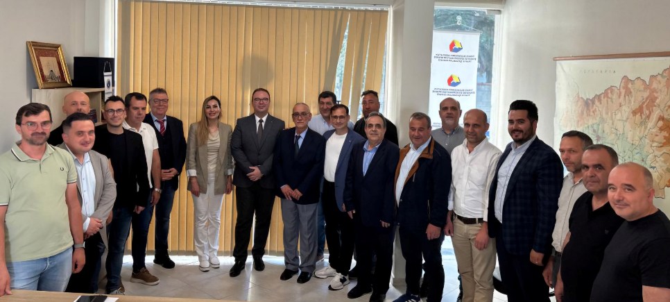 Başkonsolos Ünal ve Ticaret Ataşesi İren Batı Trakyalı Türk iş insanlarıyla bir araya geldi