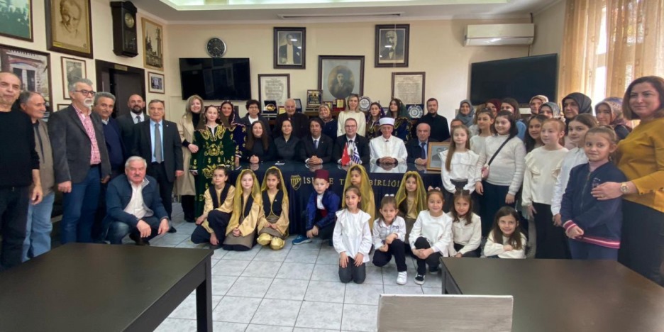 Başkonsolos Ünal, İskeçe Türk Birliği'ni ziyaret etti