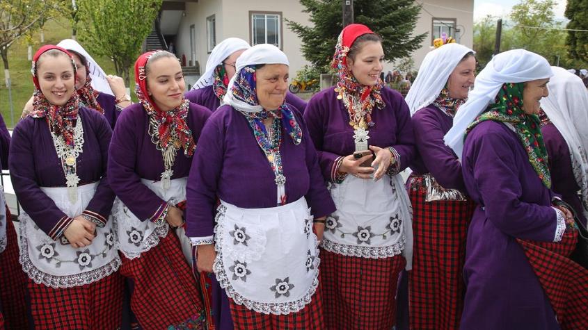 Batı Trakya'da Türk kadınları, Osmanlı döneminden kalma kıyafetleri yaşatmaya çalışıyor