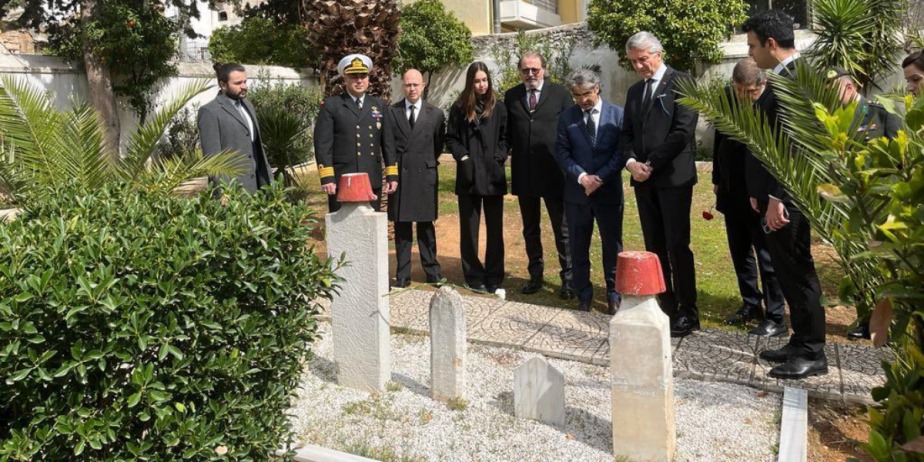 Pire'deki Türk Şehitliği'nde 18 Mart Şehitleri Anma Günü töreni yapıldı