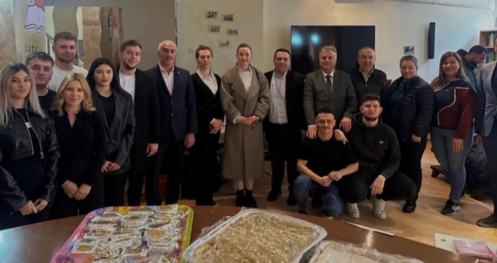 GAT Selanik Şubesi depremzedeler için kermes düzenledi