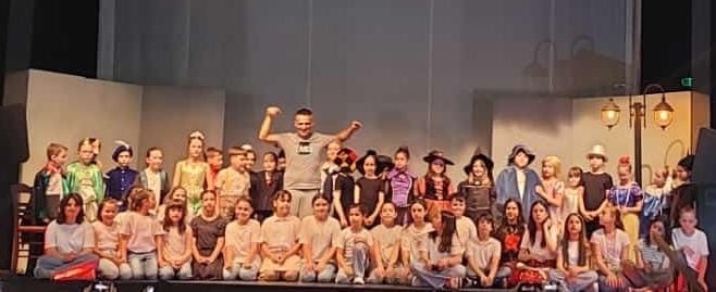 TOÇEK Yaratıcı Drama ve Tiyatro Atölyesinden, muhteşem yıl sonu gösterisi