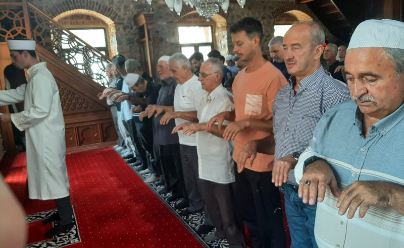 İskeçe’deki camilerde yağmur duası yapıldı