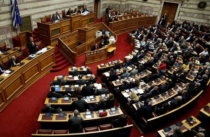 Meclis eşcinsel evliliklere onay veren yasayı kabul etti
